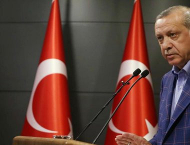 Ρ.Τ.Ερντογάν λίγο πριν διατάξει την επίθεση: «Οι Κούρδοι είναι μύγες στο βάλτο που πρέπει να εξοντωθούν»